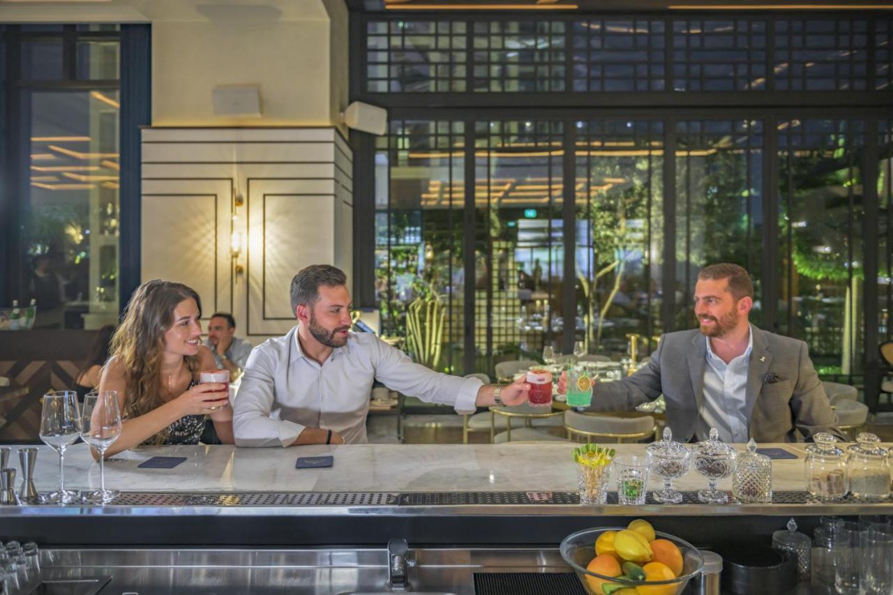 Grand Hyatt Amman Hotel Ngoại thất bức ảnh The bar at the hotel