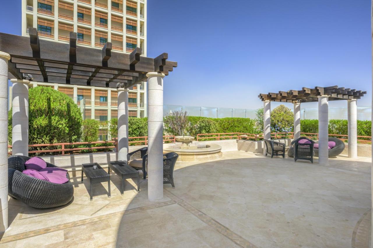 Grand Hyatt Amman Hotel Ngoại thất bức ảnh The rooftop pool at the W Hollywood