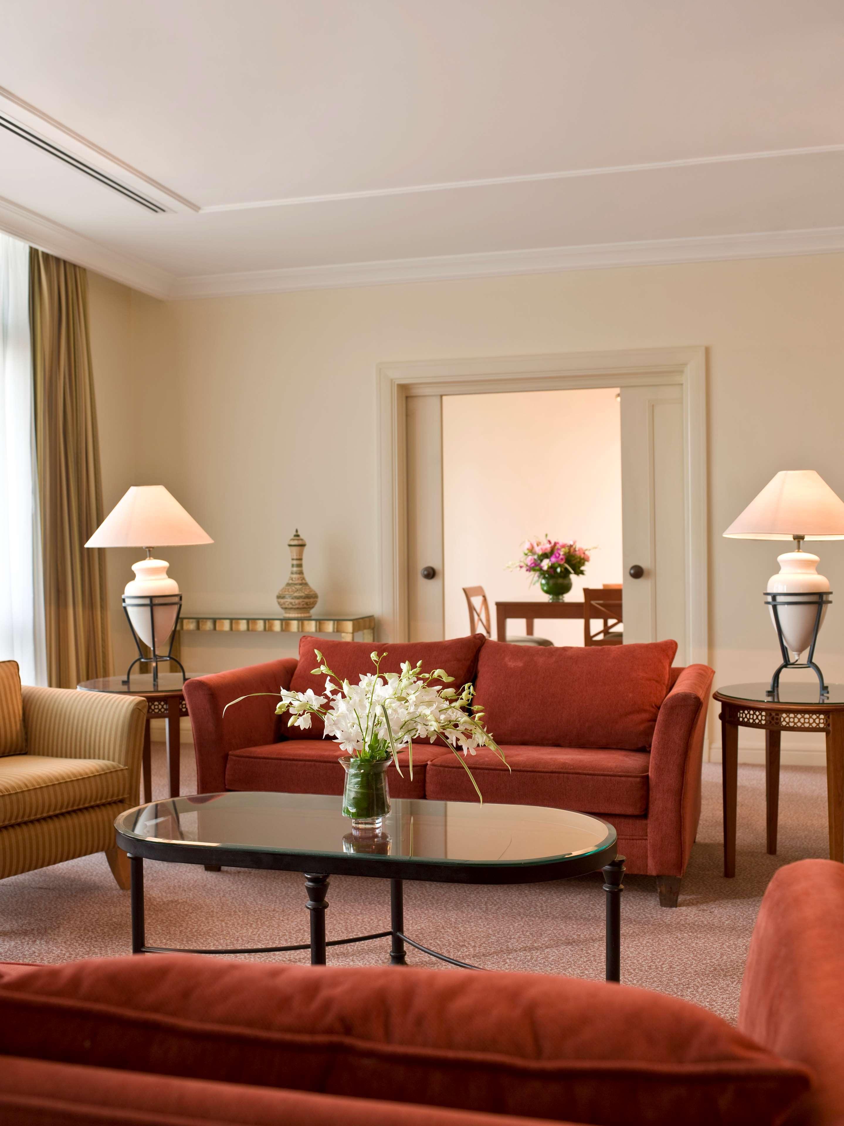 Grand Hyatt Amman Hotel Ngoại thất bức ảnh A suite at the hotel