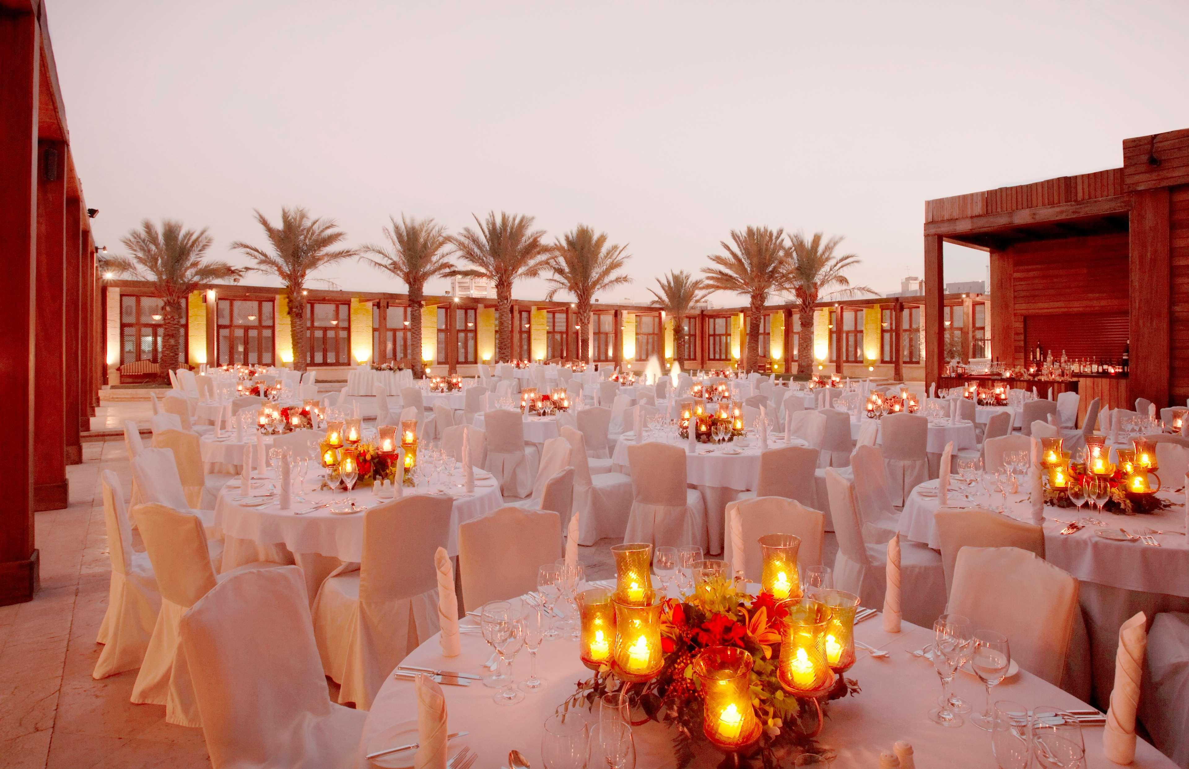Grand Hyatt Amman Hotel Ngoại thất bức ảnh The Royal Mirage Hotel