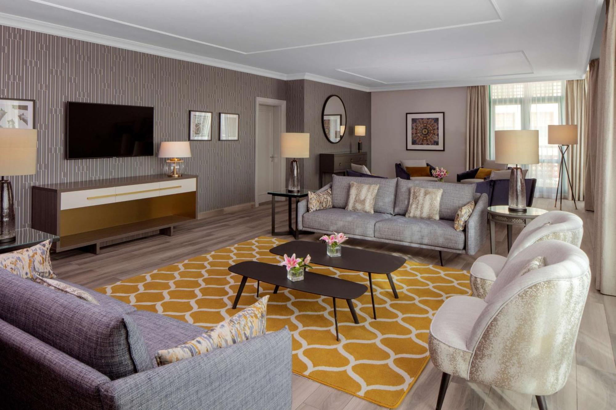 Grand Hyatt Amman Hotel Ngoại thất bức ảnh The living room of a suite at The Westin Palace, Madrid